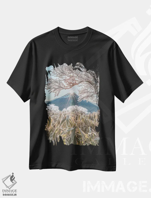 تیشرت مشکی طرح دار کوه فوجی هشت، مدیوم اثر دایسوکه اوئه ماتسو | immage.ir