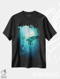 تیشرت مشکی طرح دار لالایی دریا، مدیوم اثر دیوگو وریسی مو | immage.ir