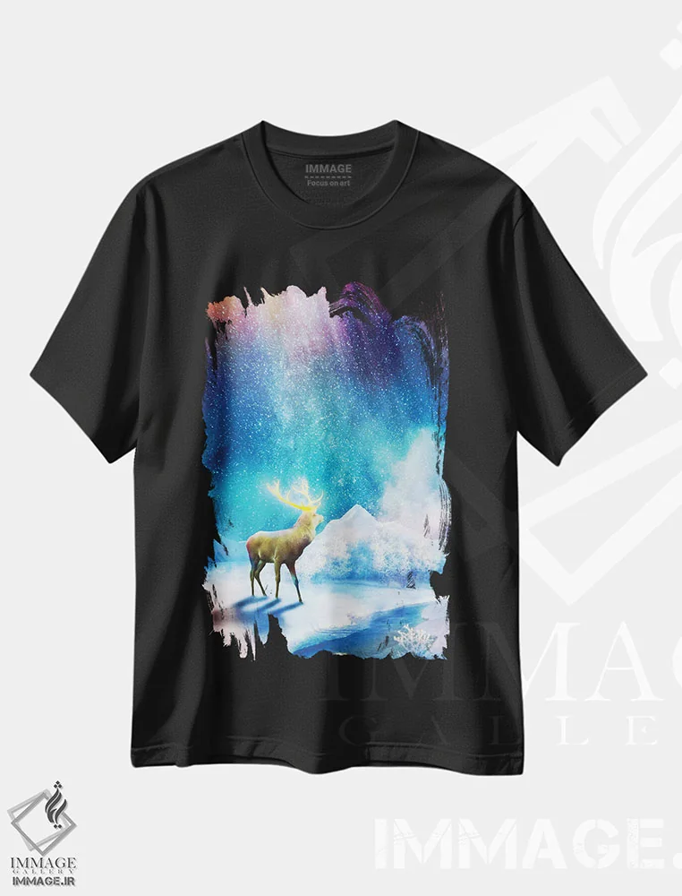 تیشرت مشکی طرح دار شفق قطبی گوزنی، دکور تعطیلات اثر دیوگو وریسی مو | فروشگاه ایماژ