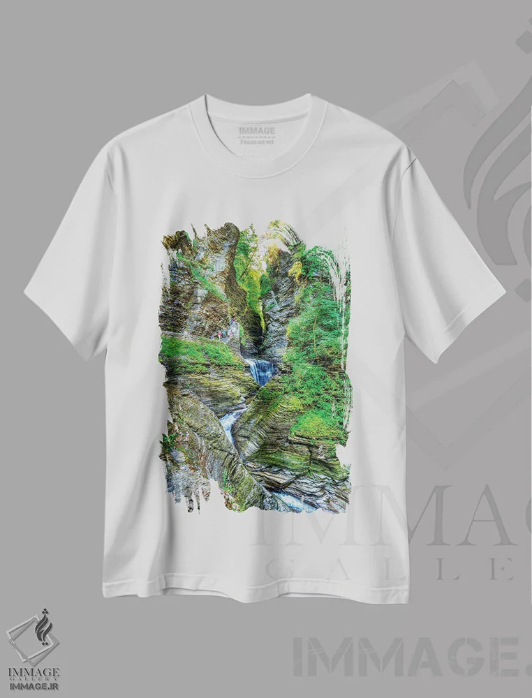 تیشرت سفید طرح دار از میان شکاف، مدیوم اثر دیوید گاردینر | immage.ir