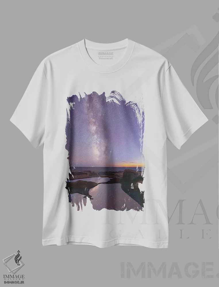 تیشرت سفید طرح دار راه شیری در مین، مدیوم اثر دیوید گاردینر | فروشگاه ایماژ