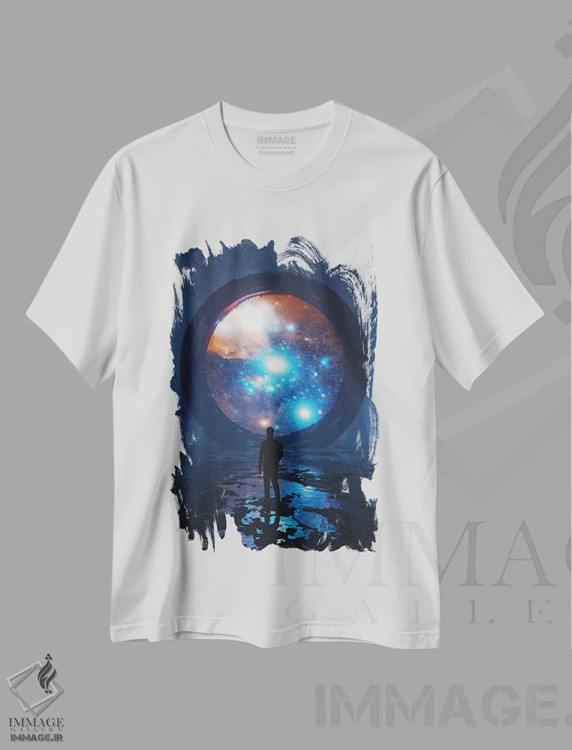 تیشرت سفید طرح دار فرود اضطراری، دکوراسیون جایگزین اثر داوانش آتری | immage.ir