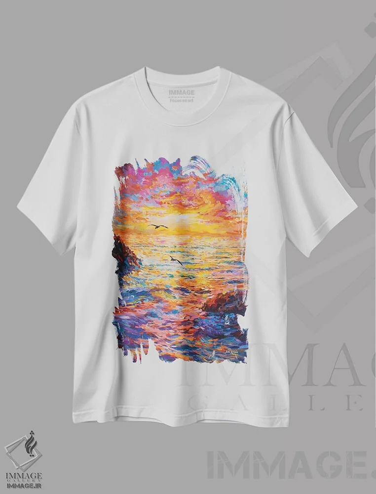تیشرت سفید طرح دار غروب بر فراز اقیانوس، دکور معاصر اثر لئون دوونیس | immage.ir