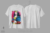 تیشرت سفید طرح دار مونا شگفت انگیز، هنر فاخر معاصر اثر داوی آلوِس | immage.ir
