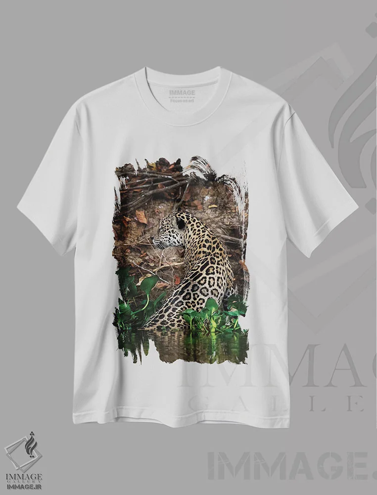 تیشرت سفید طرح دار جاگوار، هنر فاخر معاصر اثر دیوید وولَن | immage.ir