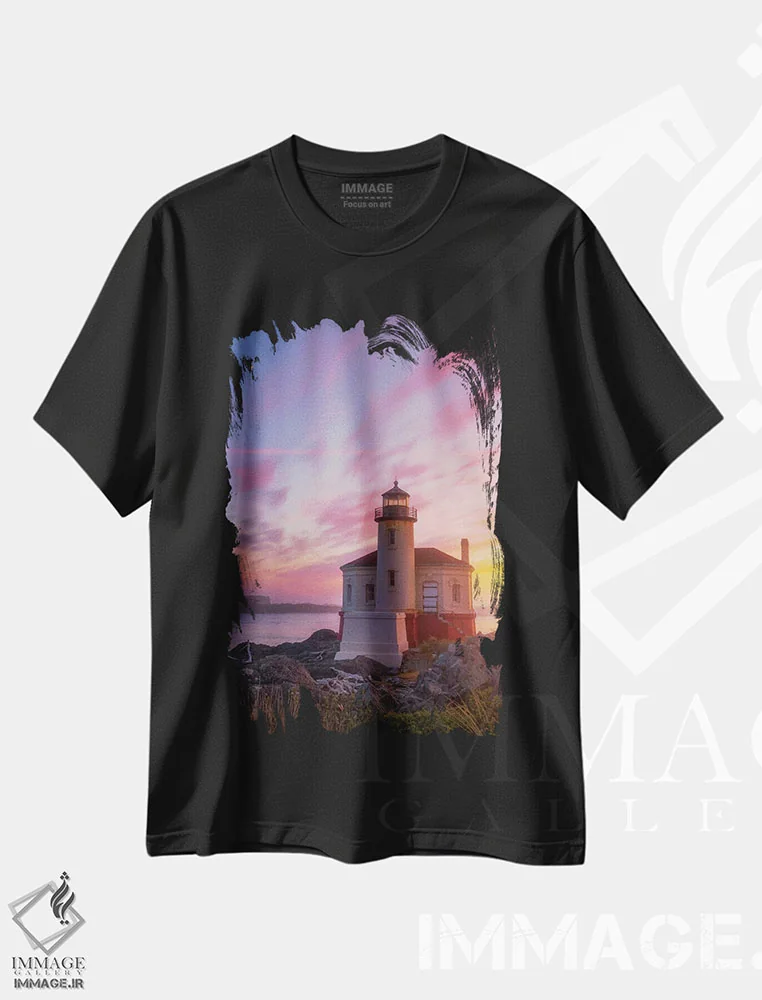 تیشرت مشکی طرح دار ماه بر فراز فانوس دریایی، مدیوم اثر دارن وایت فوتوگرافی | immage.ir