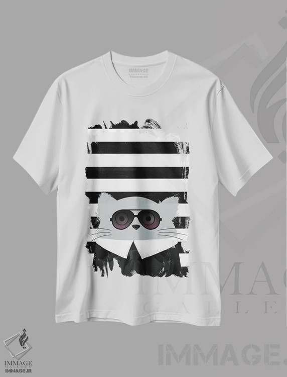 تیشرت سفید طرح دار گربهٔ کارل، هنر دیجیتال اثر دوزال | immage.ir