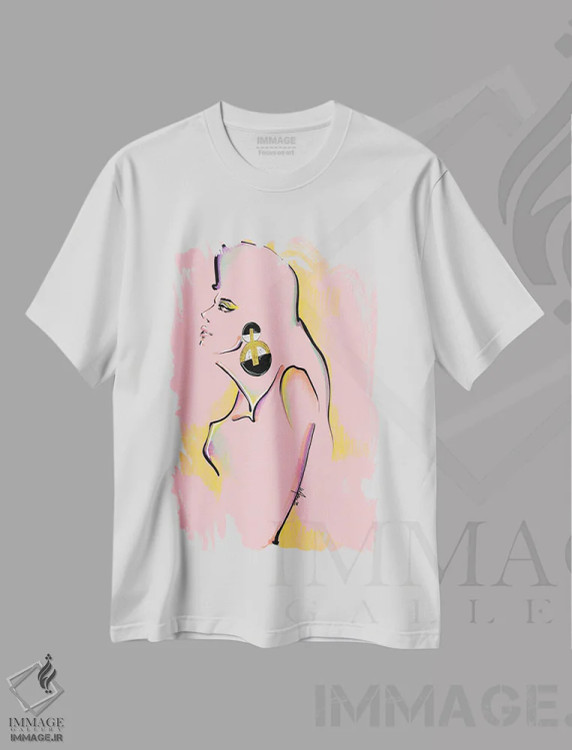 تیشرت سفید طرح دار کلاژ پرتره صورتی، باربیکور اثر الی عظیزیان | فروشگاه ایماژ