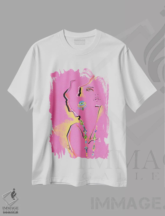 تیشرت سفید طرح دار کلاژ پرتره مجنتا، تزئینی اثر الی عظیزیان | فروشگاه ایماژ