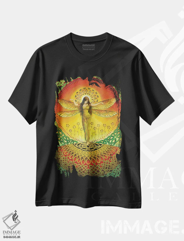 تیشرت مشکی طرح دار الهه سنجاقک، هنر فاخر معاصر اثر امیلی بالیوت | فروشگاه ایماژ