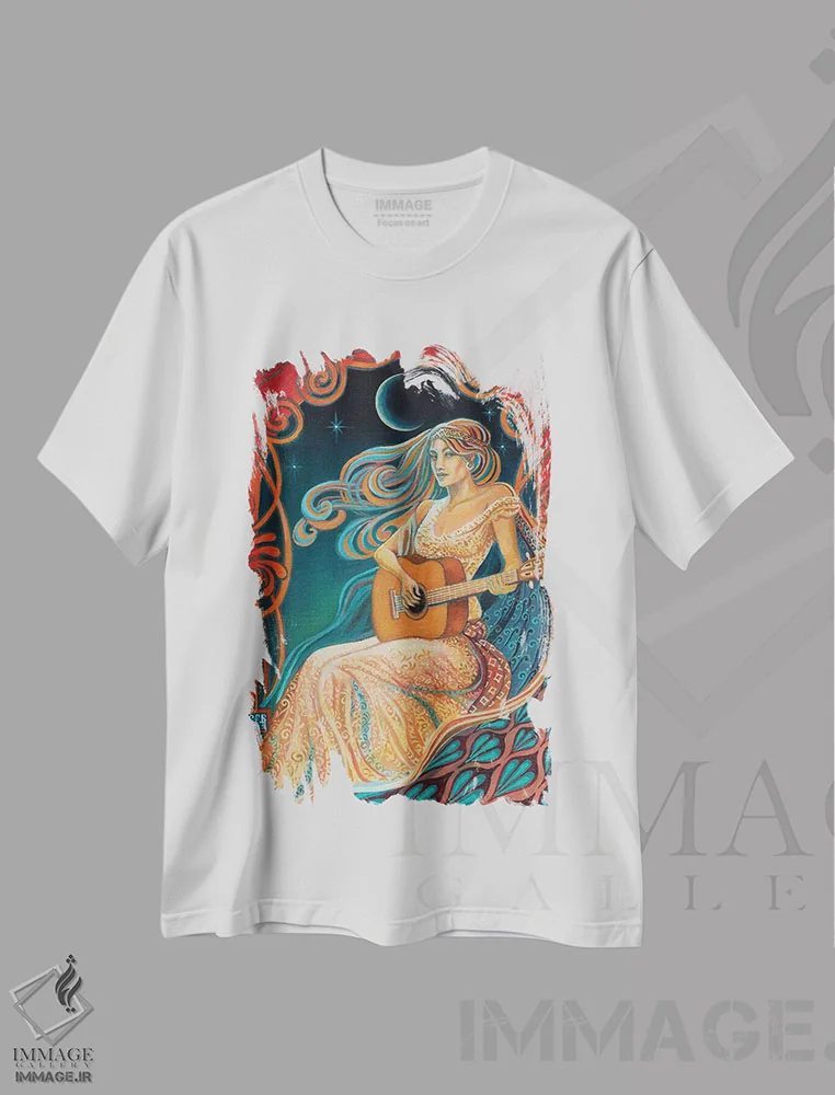 تیشرت سفید طرح دار ماه کولی، مدیوم اثر امیلی بالیوت | immage.ir