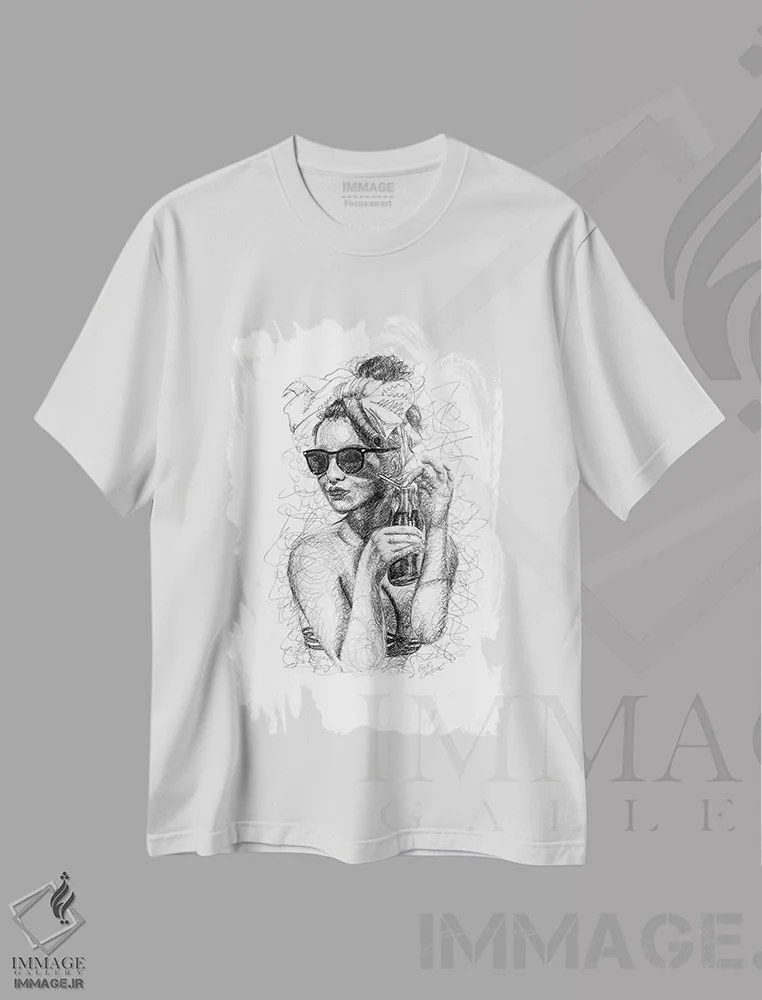 تیشرت سفید طرح دار پین آپ II، هنر فاخر معاصر اثر ریک سنتنو | فروشگاه ایماژ