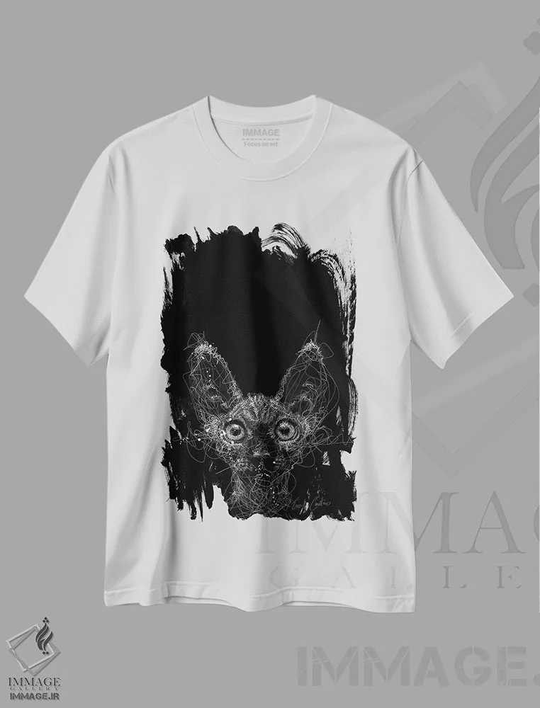 تیشرت سفید طرح دار شب گربه، نقاشی و تصویرگری سیاه و سفید اثر ریک سنتنو | فروشگاه ایماژ