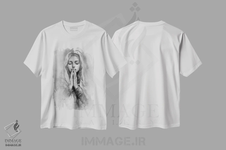 تیشرت سفید طرح دار مریم در حال دعا کردن، نقاشی و تصویرگری سیاه و سفید اثر جف اچواریا | immage.ir