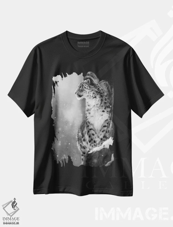 تیشرت مشکی طرح دار بر لبه، نقاشی و تصویرگری سیاه و سفید اثر جف اچواریا | immage.ir