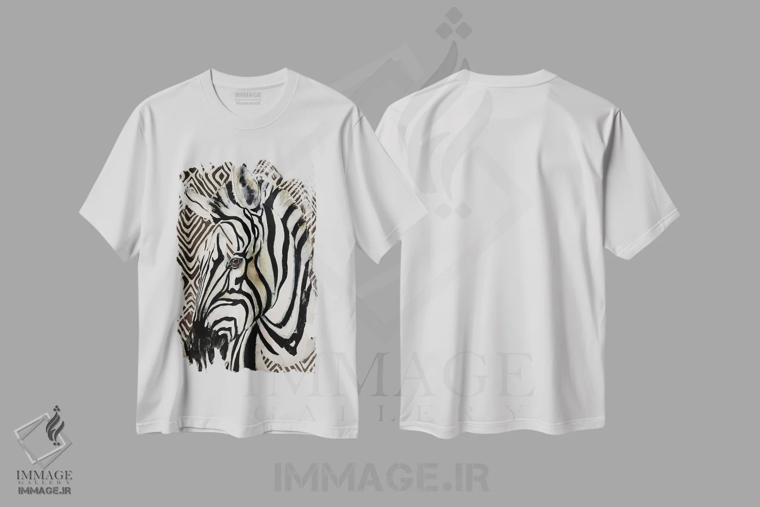 تیشرت سفید طرح دار گورخر طراحانه، تزئینی اثر اما کاترین دبس | immage.ir