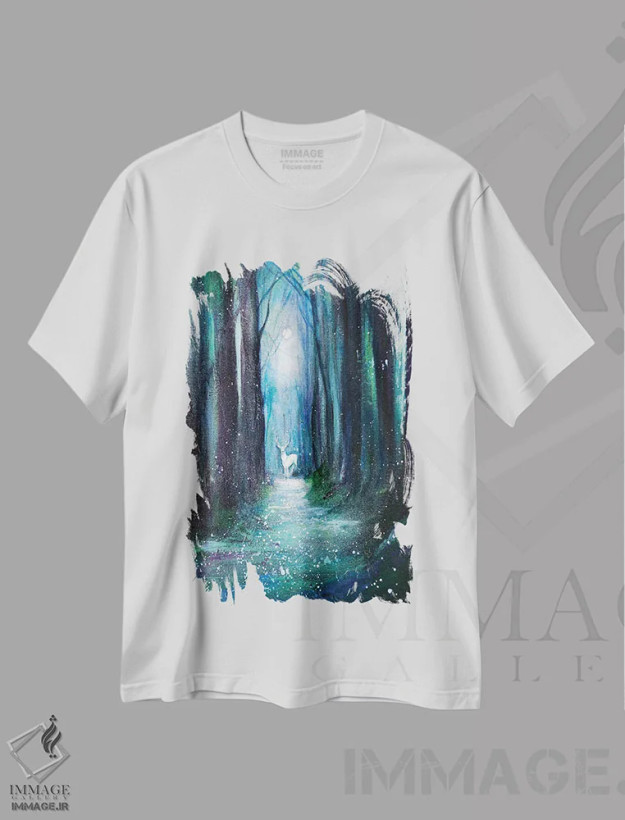 تیشرت سفید طرح دار جنگل سبز و آبی، تزئینی اثر اما کاترین دبس | فروشگاه ایماژ