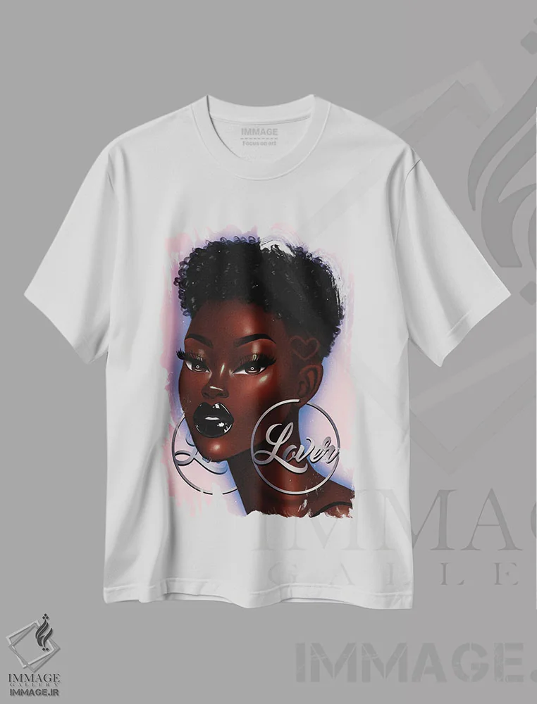 تیشرت سفید طرح دار عاشق، هنر آمریکایی آفریقایی تبار اثر استر لا مین دور | immage.ir