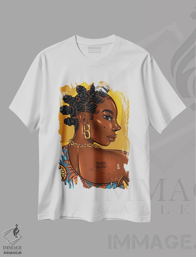 تیشرت سفید طرح دار گره بانتو، هنر آمریکایی آفریقایی تبار اثر استر لا مین دور | فروشگاه ایماژ