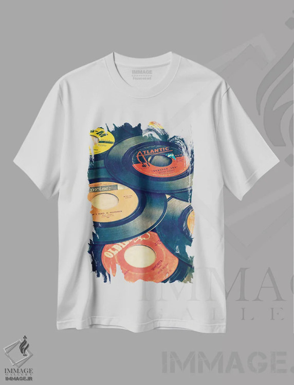 تیشرت سفید طرح دار صفحات قدیمی، تزئینی اثر ادوارد ام. فیلدینگ | immage.ir