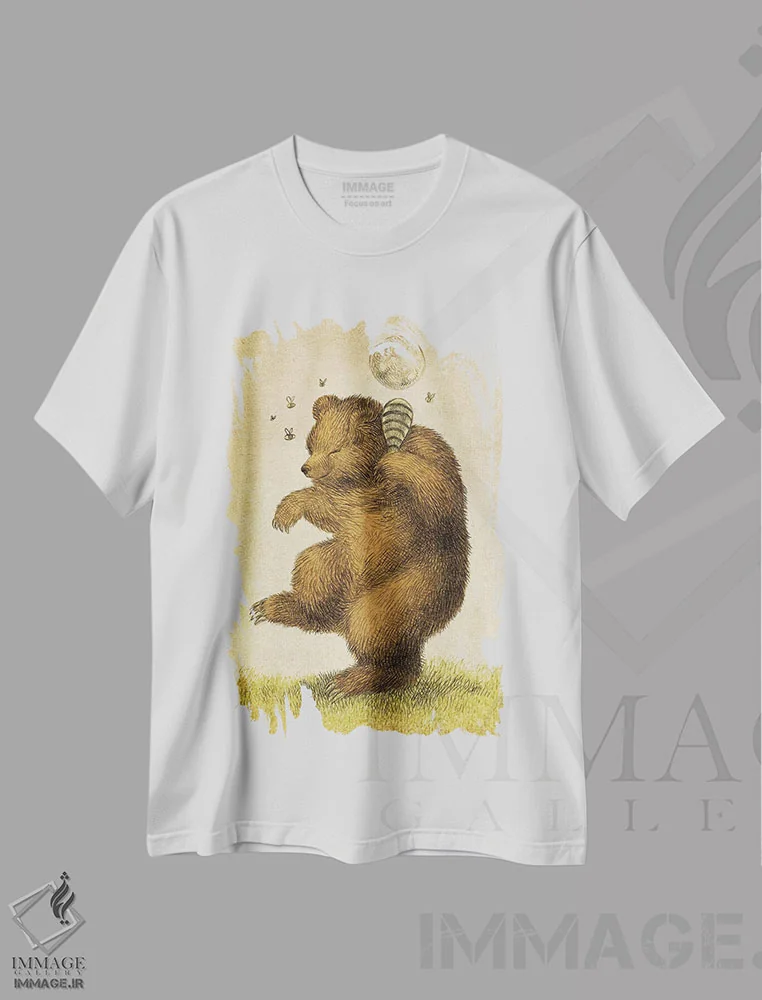 تیشرت سفید طرح دار خرس عسل دوست اثر اریک فن | فروشگاه ایماژ