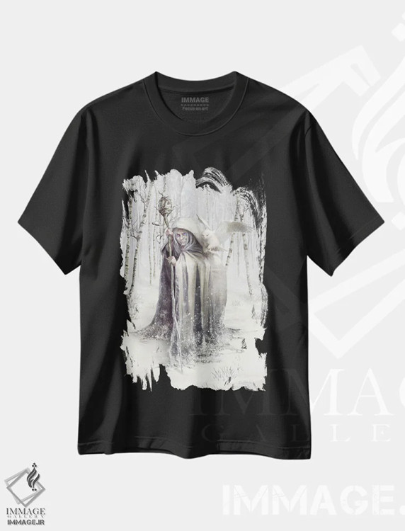 تیشرت مشکی طرح دار جادوگر جنگل سفید، دکوراسیون جایگزین اثر اران فاولر | immage.ir