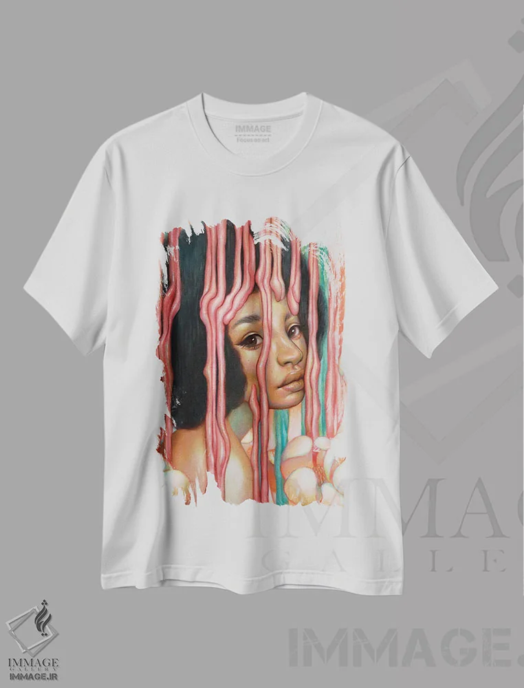 تیشرت سفید طرح دار غوطه وری، هنر آمریکایی آفریقایی تبار اثر اجیوا ابنبه | فروشگاه ایماژ