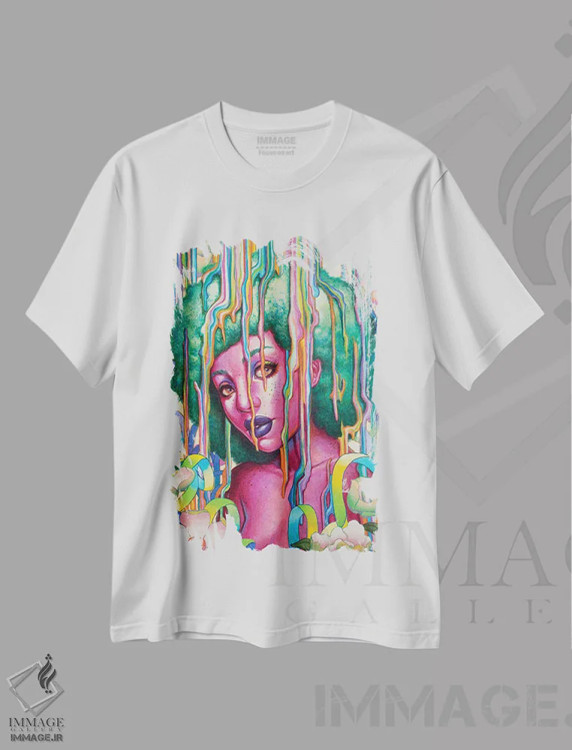 تیشرت سفید طرح دار پوشش آب نباتی، هنر آمریکایی آفریقایی تبار اثر اجیوا ابنبه | immage.ir