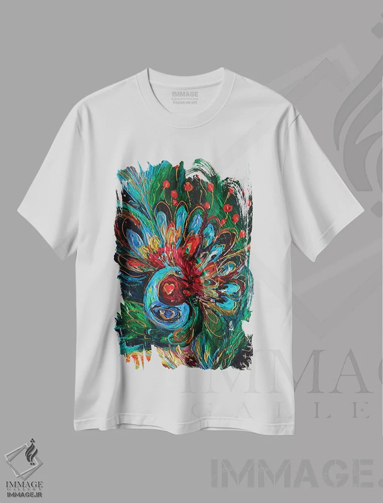 تیشرت سفید طرح دار سری توتم اول: طاووس، دکور معاصر اثر النا کوتلیارکر | فروشگاه ایماژ