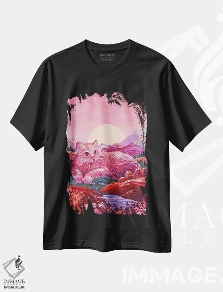 تیشرت مشکی طرح دار گربه در میان تپه ها، دکور معاصر اثر اکاترینا پریسیچ | فروشگاه ایماژ