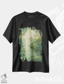 تیشرت مشکی طرح دار آبشار میان سرخس های سبز، دکور معاصر اثر اکاترینا پریسیچ | فروشگاه ایماژ