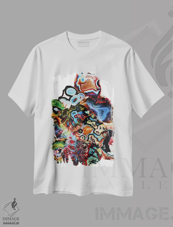 تیشرت سفید طرح دار لایه های دگرگونی زمین، آبستره اثر النا کولیـکووا | فروشگاه ایماژ