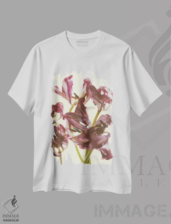 تیشرت سفید طرح دار زیبایی گل لاله، تزئینی اثر النا کولیـکووا | فروشگاه ایماژ