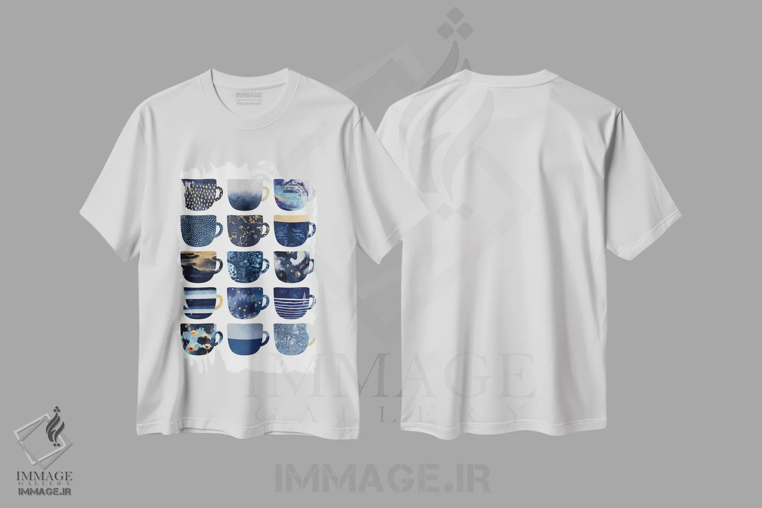 تیشرت سفید طرح دار فنجان های قهوهٔ آبی زیبا I، تزئینی اثر الیزابت فردریکسون | immage.ir