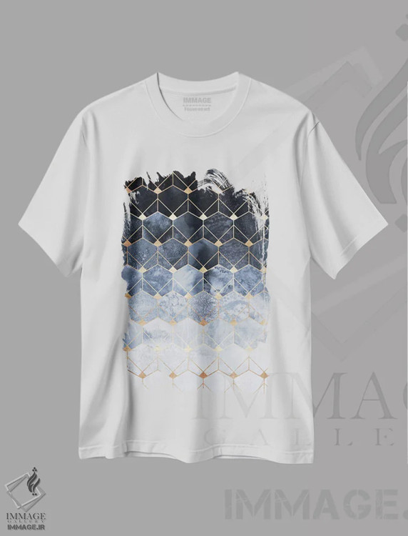 تیشرت سفید طرح دار شش ضلعی ها و الماس های آبی، آبستره اثر الیزابت فردریکسون | فروشگاه ایماژ