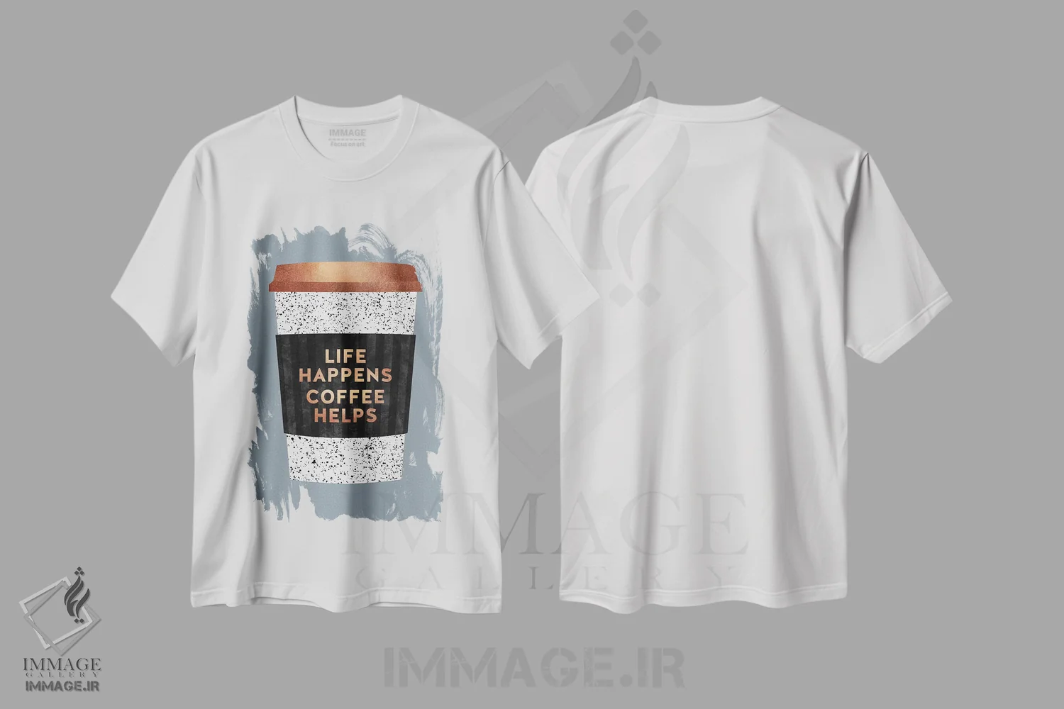 تیشرت سفید طرح دار زندگی جریان دارد، قهوه کمک می کند II، تزئینی اثر الیزابت فردریکسون | فروشگاه ایماژ