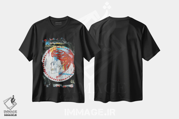 تیشرت مشکی طرح دار جمجمهٔ ۲۲، دکوراسیون جایگزین اثر اددی لاو | immage.ir