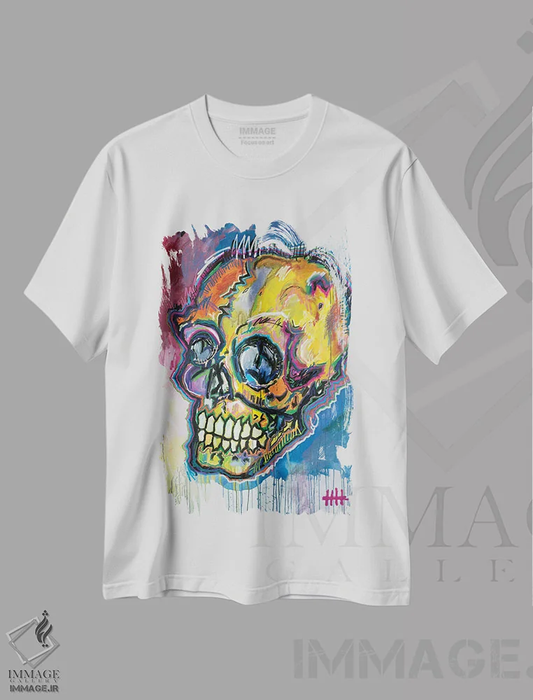 تیشرت سفید طرح دار جمجمهٔ ۱۹، دکوراسیون جایگزین اثر اددی لاو | immage.ir