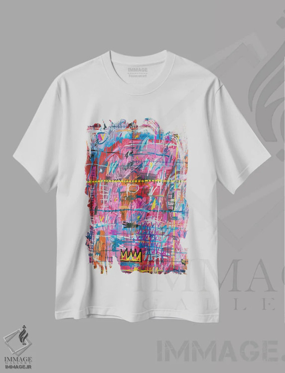 تیشرت سفید طرح دار تصمیمات صمیمی روی سکوی عمومی اثر اددی لاو | immage.ir