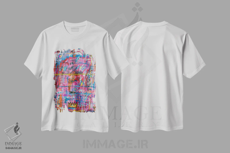 تیشرت سفید طرح دار تصمیمات صمیمی روی سکوی عمومی اثر اددی لاو | immage.ir