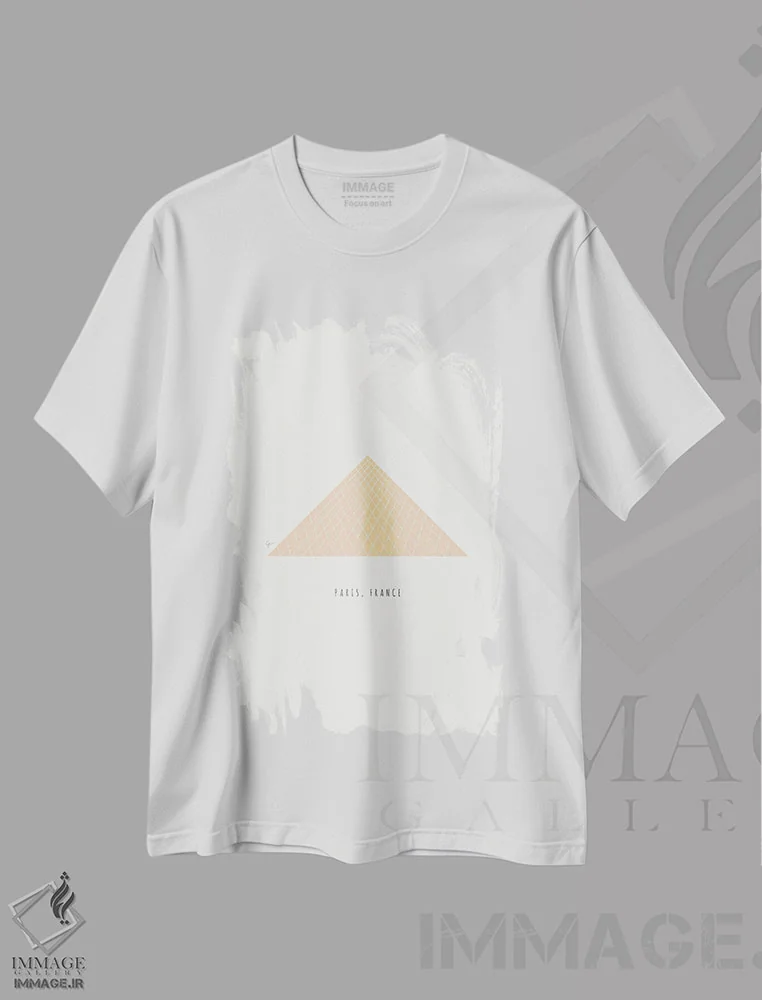 تیشرت سفید طرح دار "لوور، پاریس، فرانسه"، تزئینی اثر لایمن کریتیو کو. | فروشگاه ایماژ