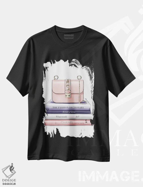 تیشرت مشکی طرح دار کتاب ها و کیف دستی، دست نقاشی و طراحی دستی اثر الزا فوچه | immage.ir