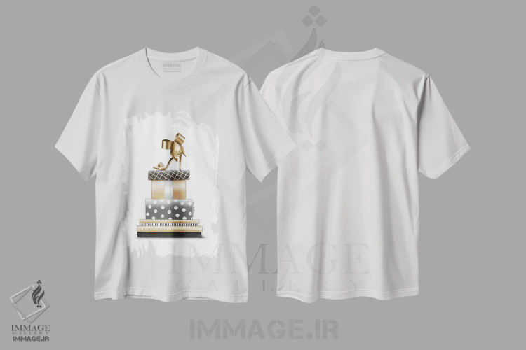 تیشرت سفید طرح دار پشتهٔ کریسمسی، تزئینی اثر الزا فوچه | immage.ir