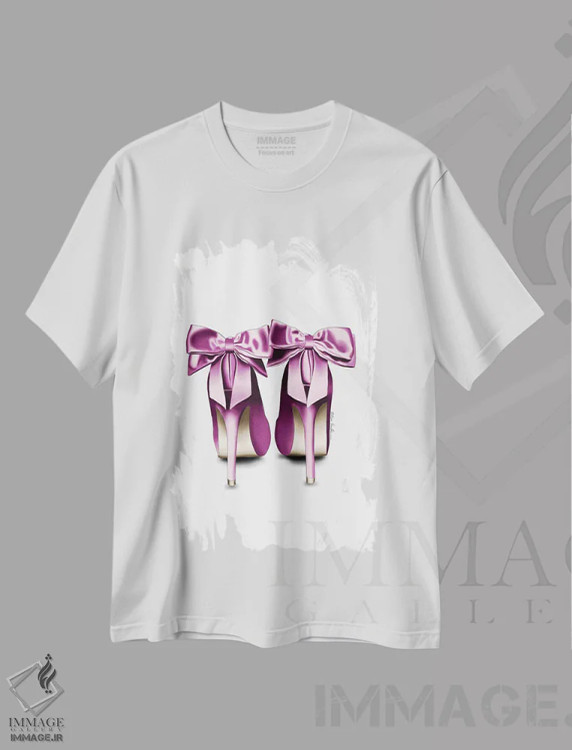تیشرت سفید طرح دار کفش پاشنه دار با پاپیون ساتن، دست نقاشی و طراحی دستی اثر الزا فوچه | فروشگاه ایماژ