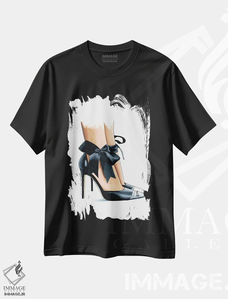تیشرت مشکی طرح دار کفش پاشنه دار مشکی با پاپیون، تزئینی اثر الزا فوچه | immage.ir