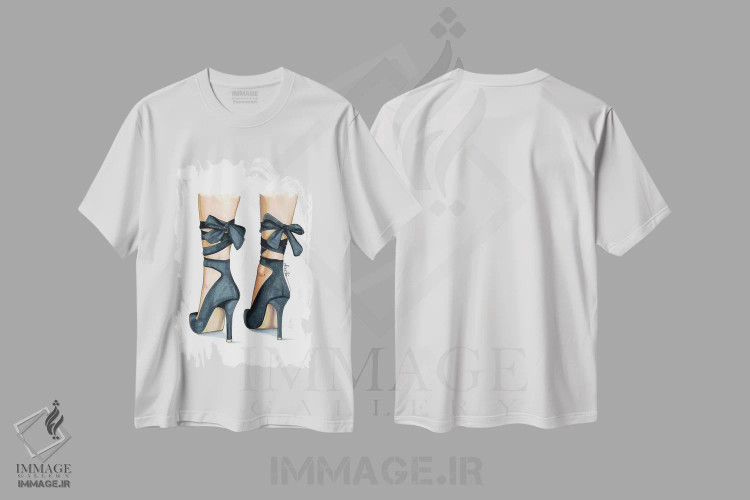 تیشرت سفید طرح دار کفش پاشنه دار خاکستری، تزئینی اثر الزا فوچه | فروشگاه ایماژ