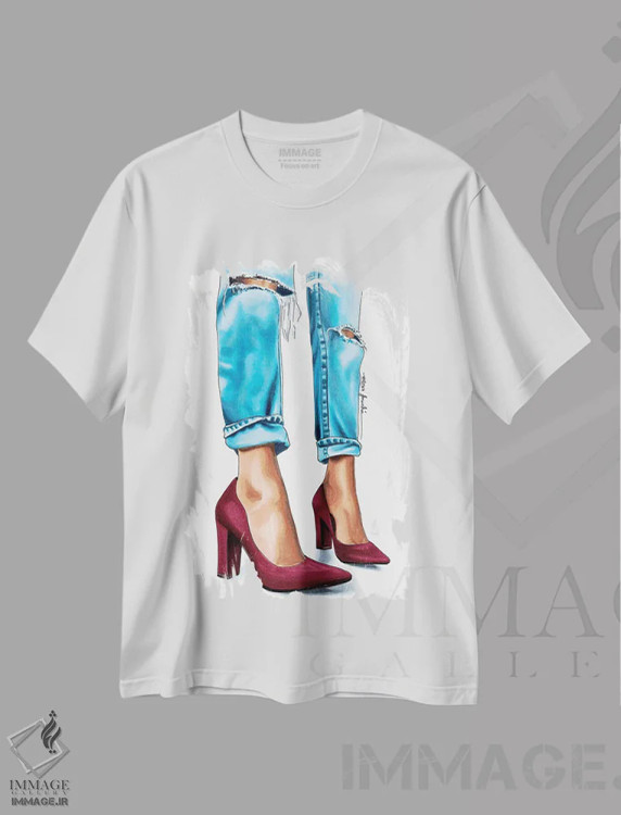 تیشرت سفید طرح دار جین و کفش پاشنه دار، تزئینی اثر الزا فوچه | immage.ir