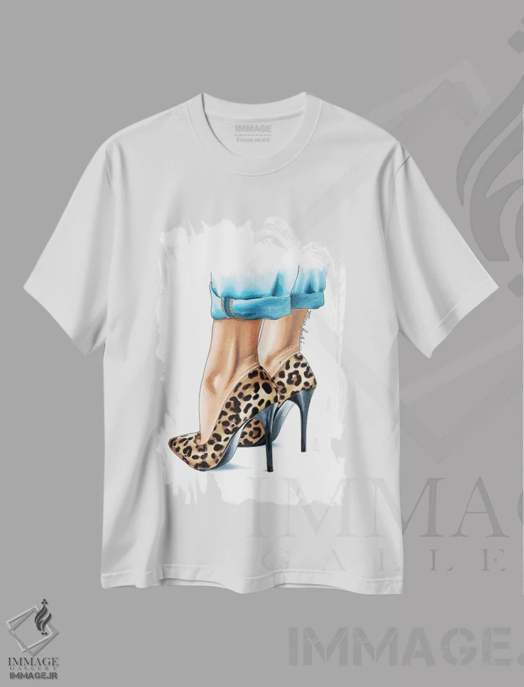 تیشرت سفید طرح دار کفش پاشنه دار پلنگی، تزئینی اثر الزا فوچه | فروشگاه ایماژ