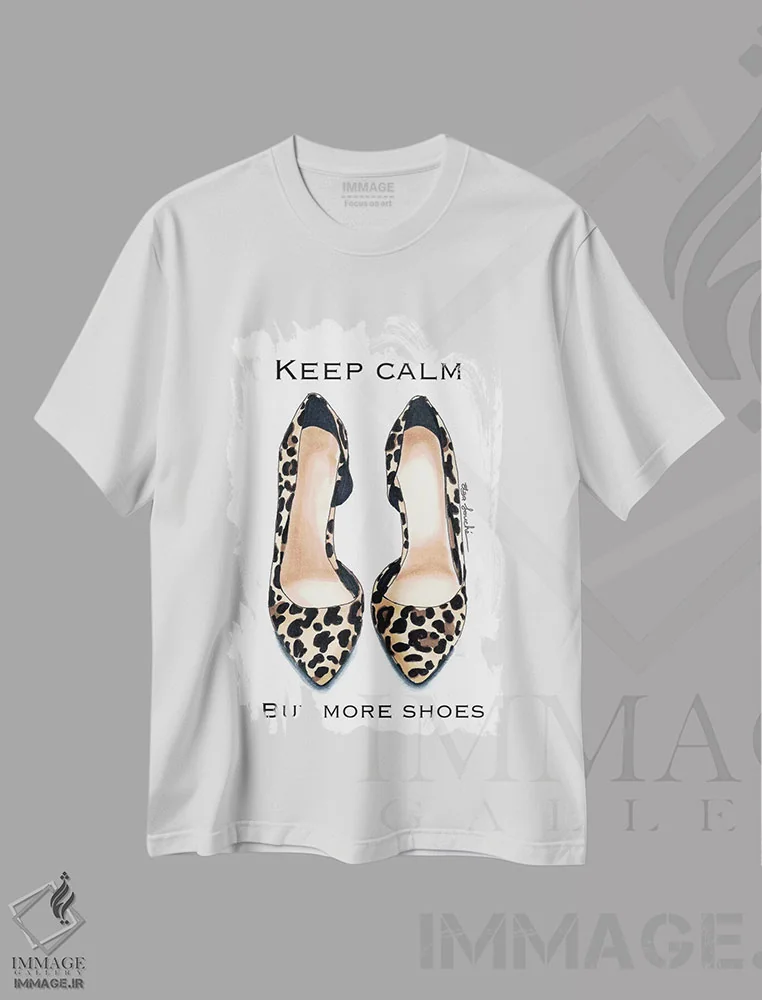 تیشرت سفید طرح دار آرام باش، کفش بیشتری بخر، تزئینی اثر الزا فوچه | immage.ir