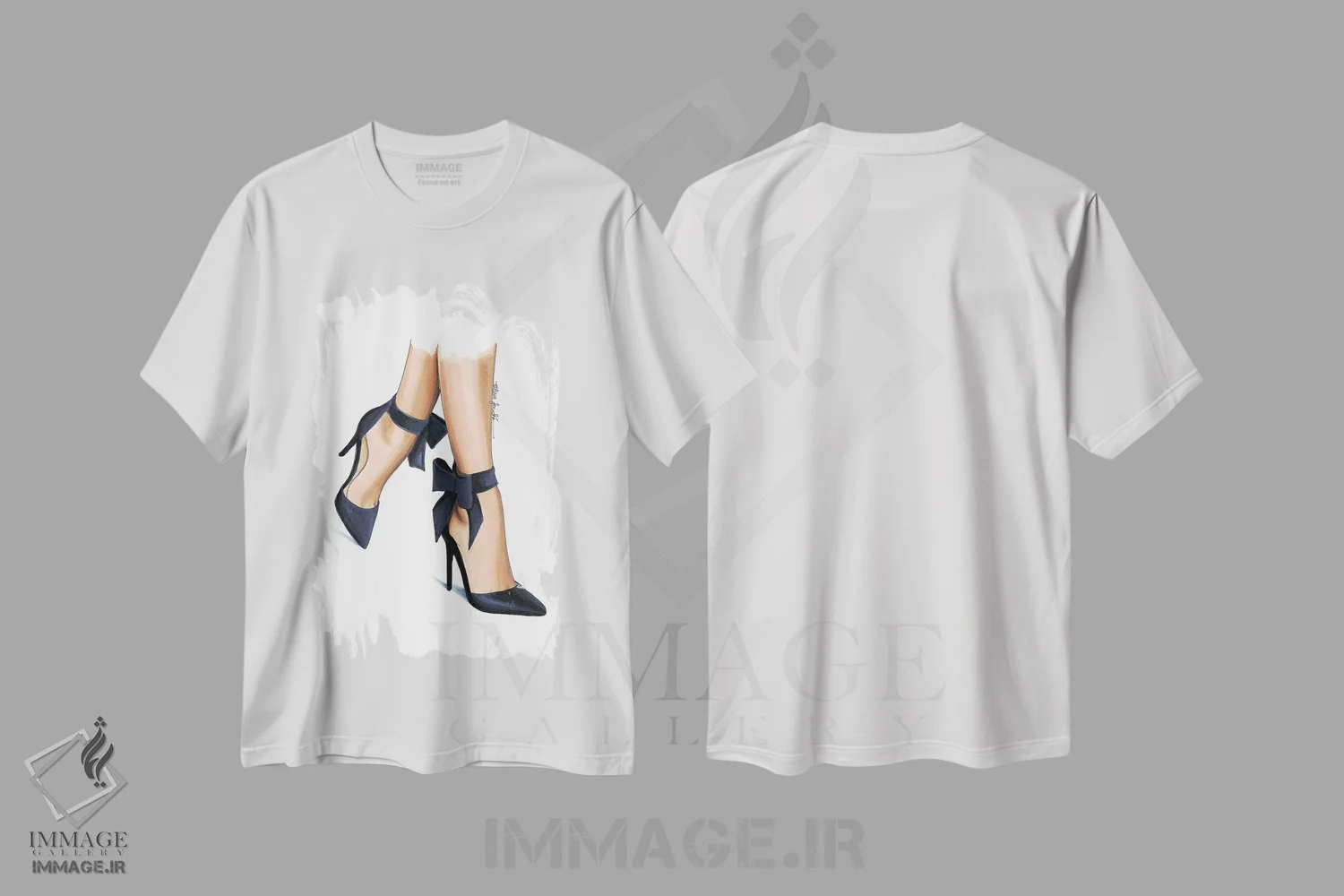 تیشرت سفید طرح دار کفش پاشنه دار سرمه ای، تزئینی اثر الزا فوچه | فروشگاه ایماژ